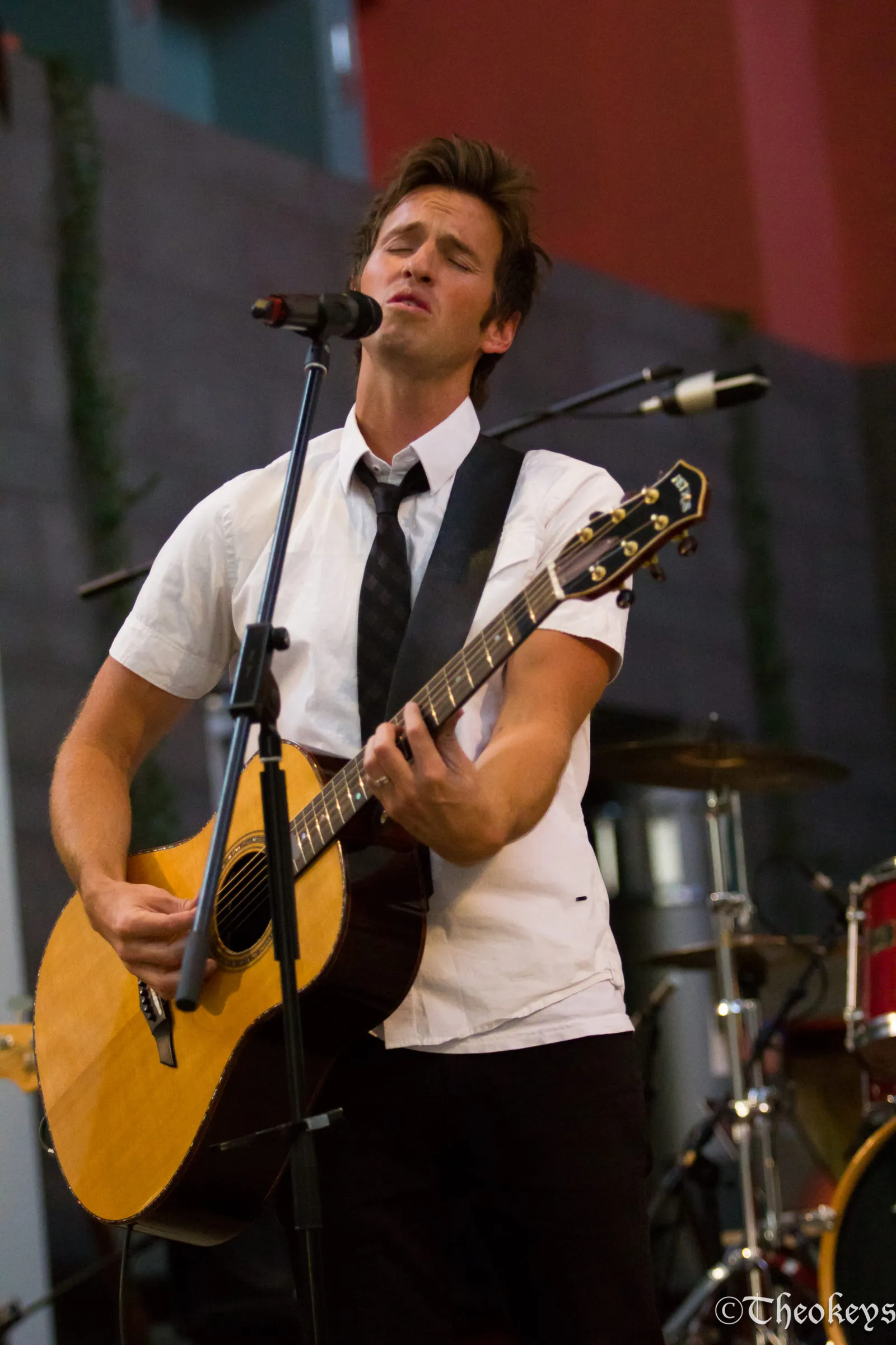 Expressive portrait of a musician, warm tones